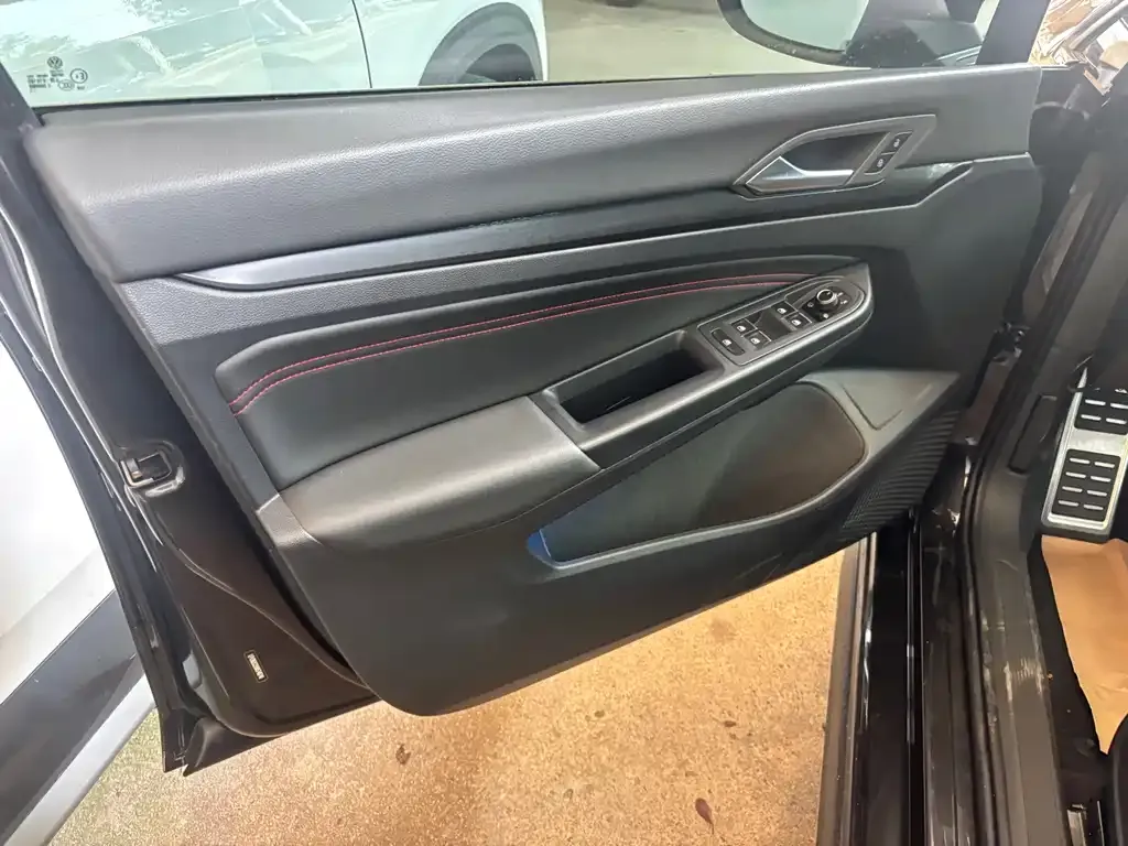 Volkswagen Golf GTI 2021 из CN, фото 9