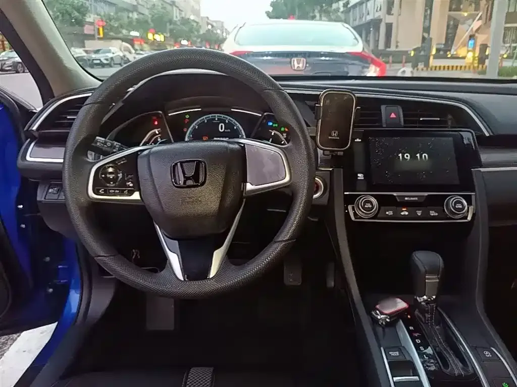 Honda Civic — фото 8