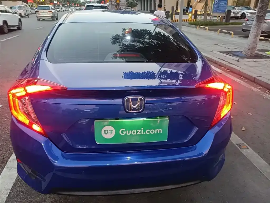Honda Civic — фото 7