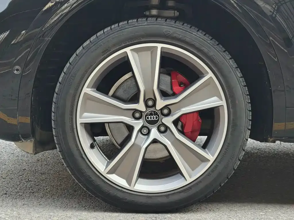 Audi Q5L Sportback 2023 из CN, фото 3