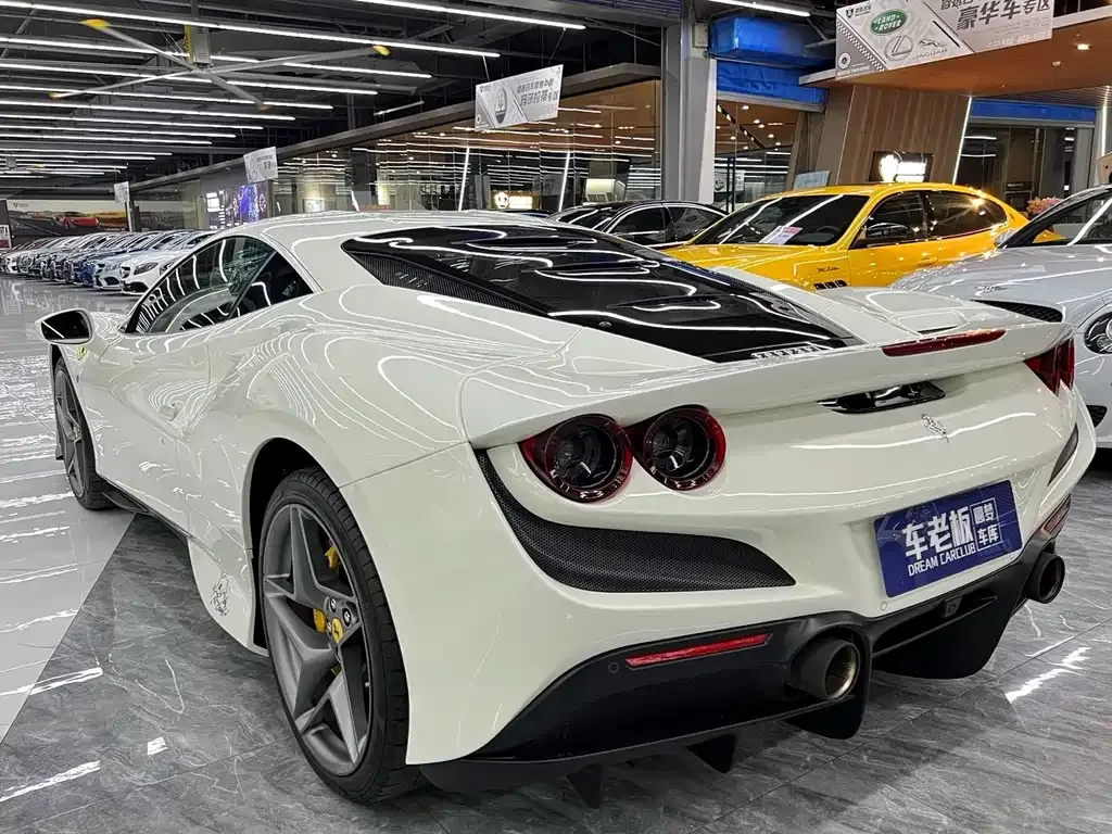 Ferrari F8 — фото 9