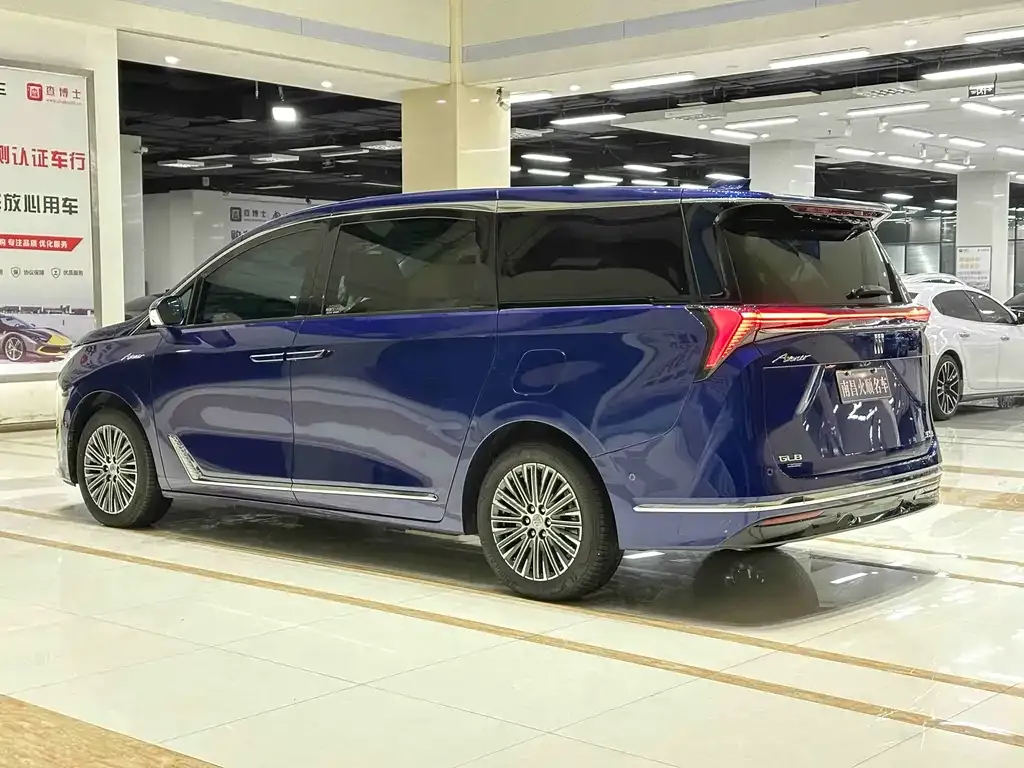 Buick GL8 Hybrid — фото 6