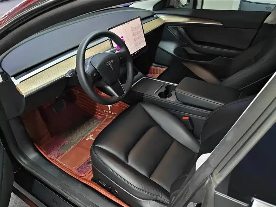Tesla Model 3 — фото 5