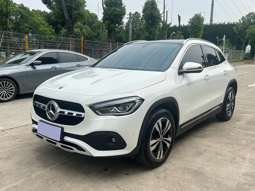 Mercedes-Benz GLA — фото 1