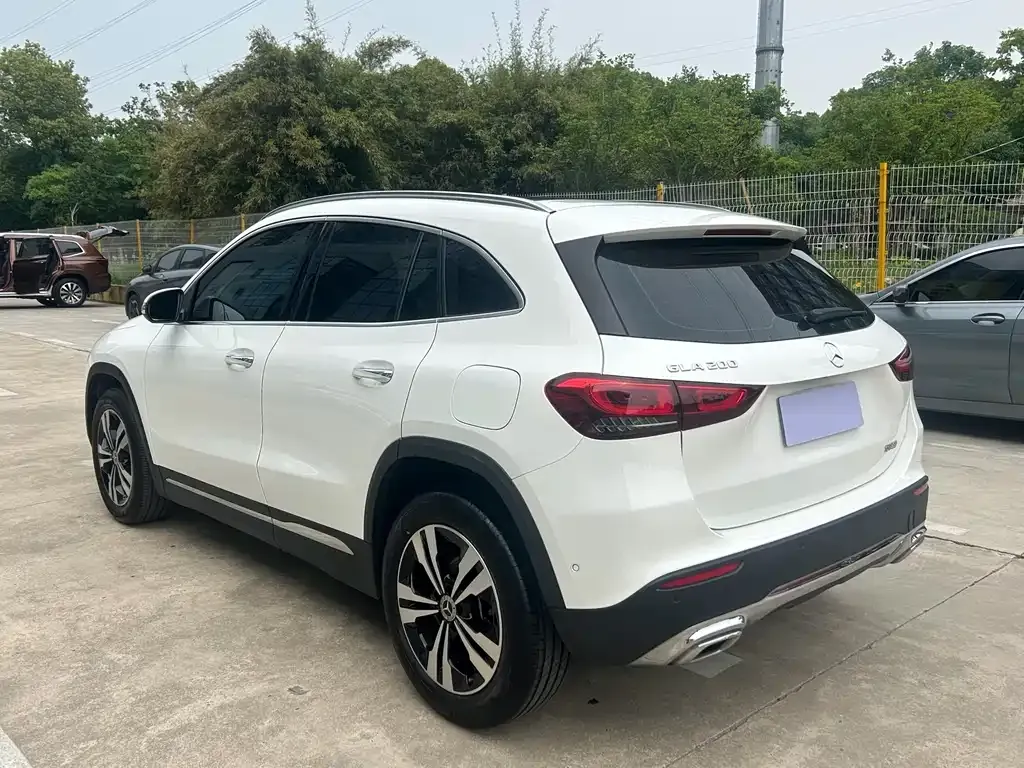 Mercedes-Benz GLA — фото 9