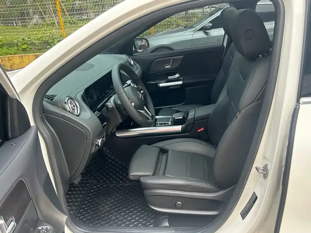 Mercedes-Benz GLA — фото 6