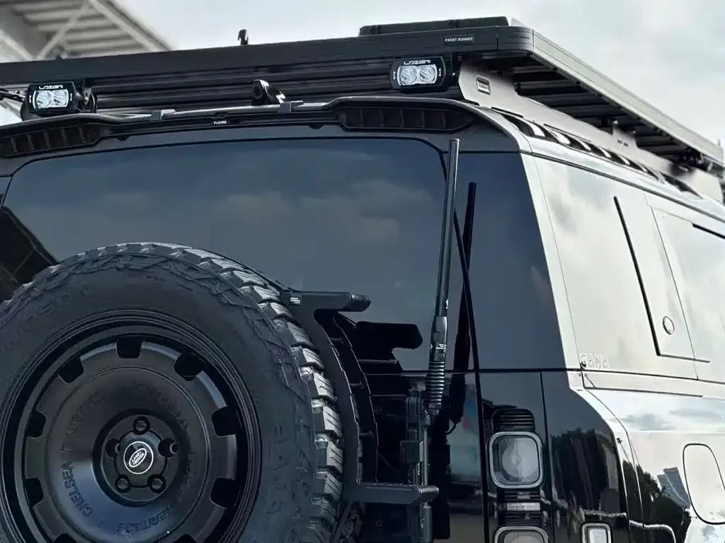 Land Rover Defender — фото 9