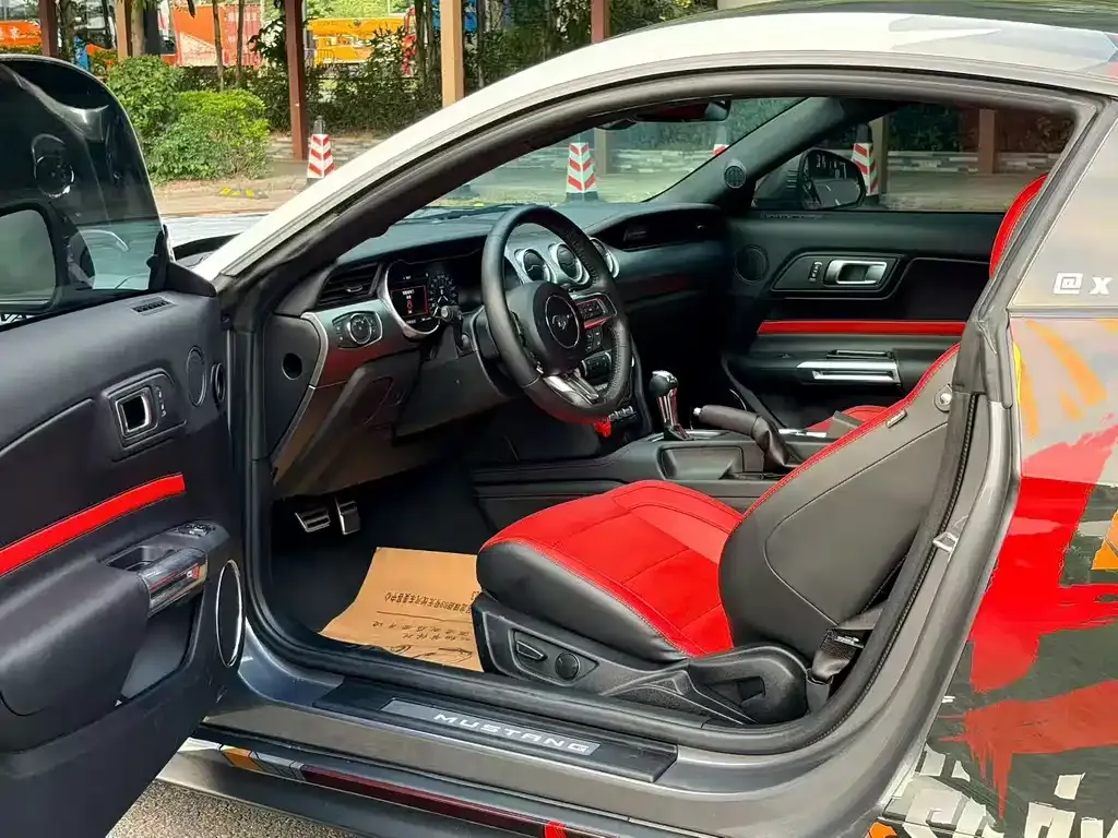 Ford Mustang 2023 из CN, фото 2