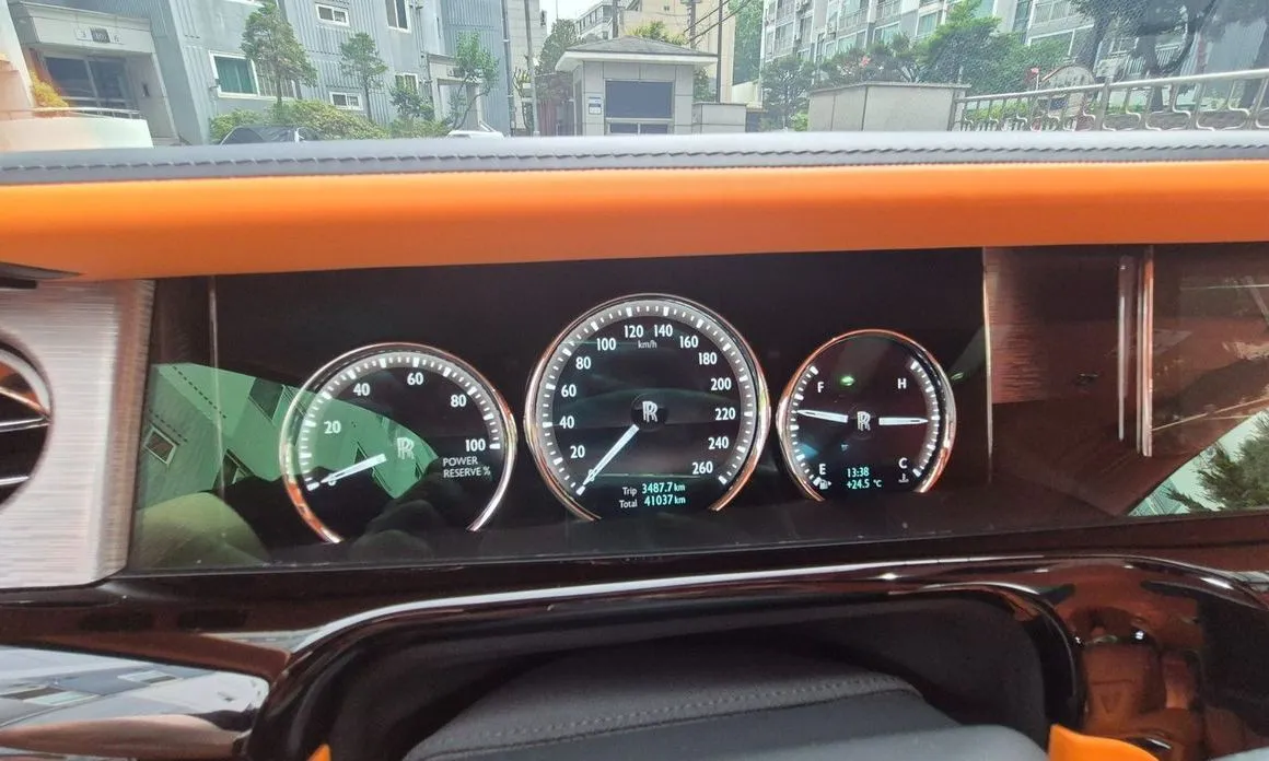 Rolls-Royce Phantom 2023 из KR, фото 3