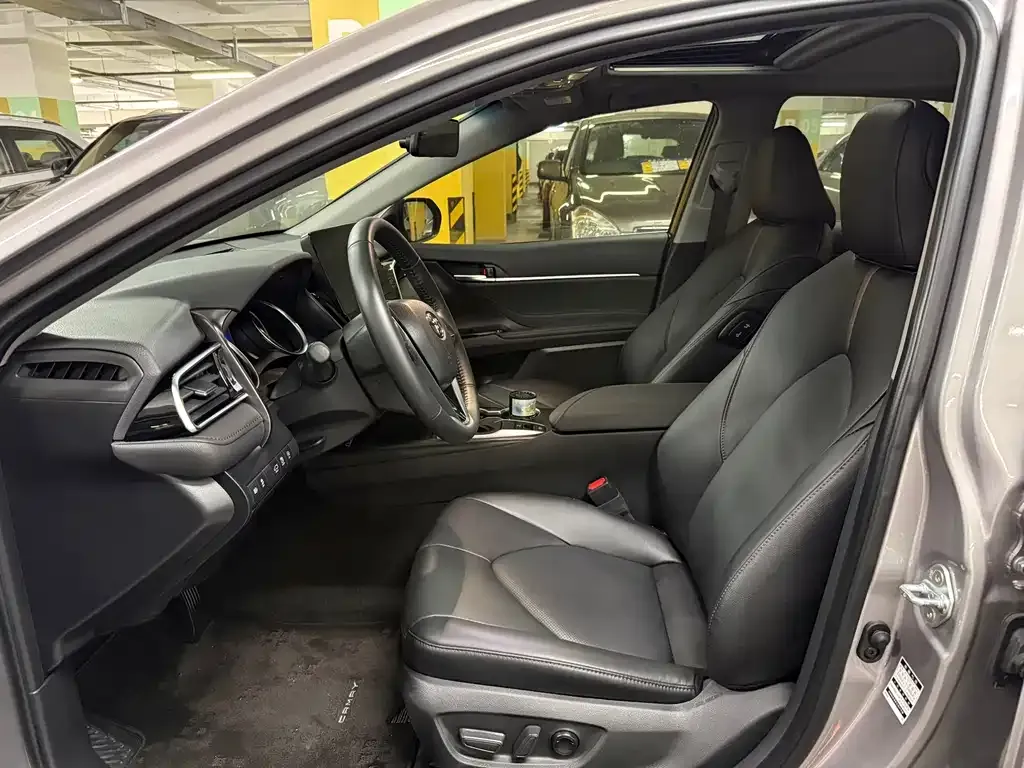 Toyota Camry 2023 из CN, фото 7