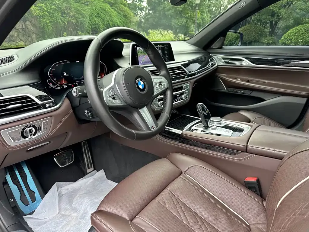 BMW 7 Series 2021 из CN, фото 3