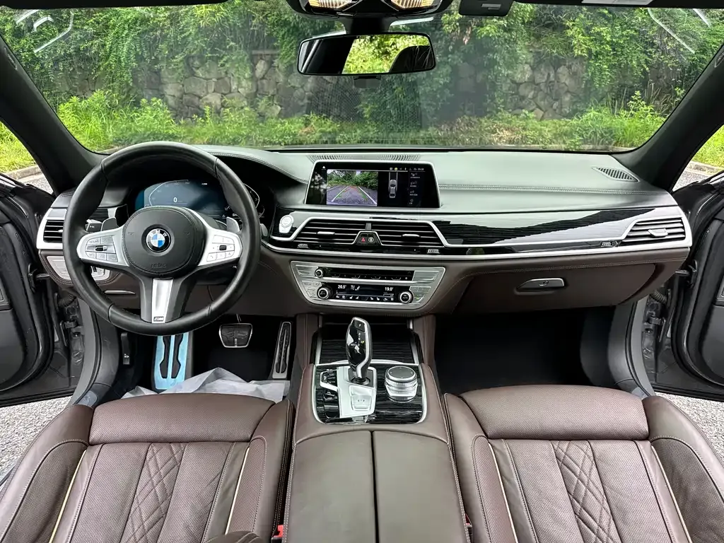 BMW 7 Series 2021 из CN, фото 10