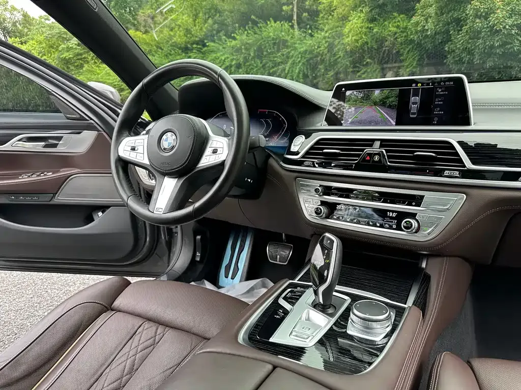 BMW 7 Series 2021 из CN, фото 7