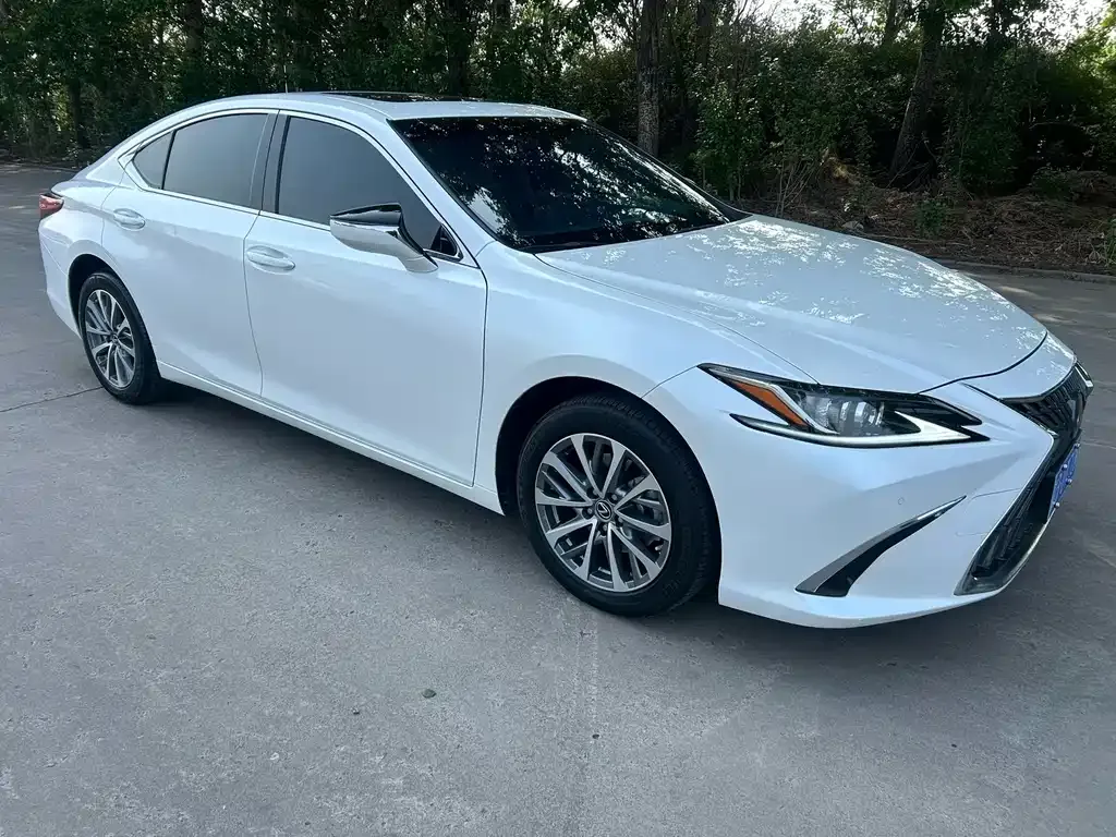 Lexus ES — фото 9