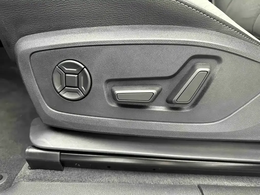 Audi Q3 — фото 10