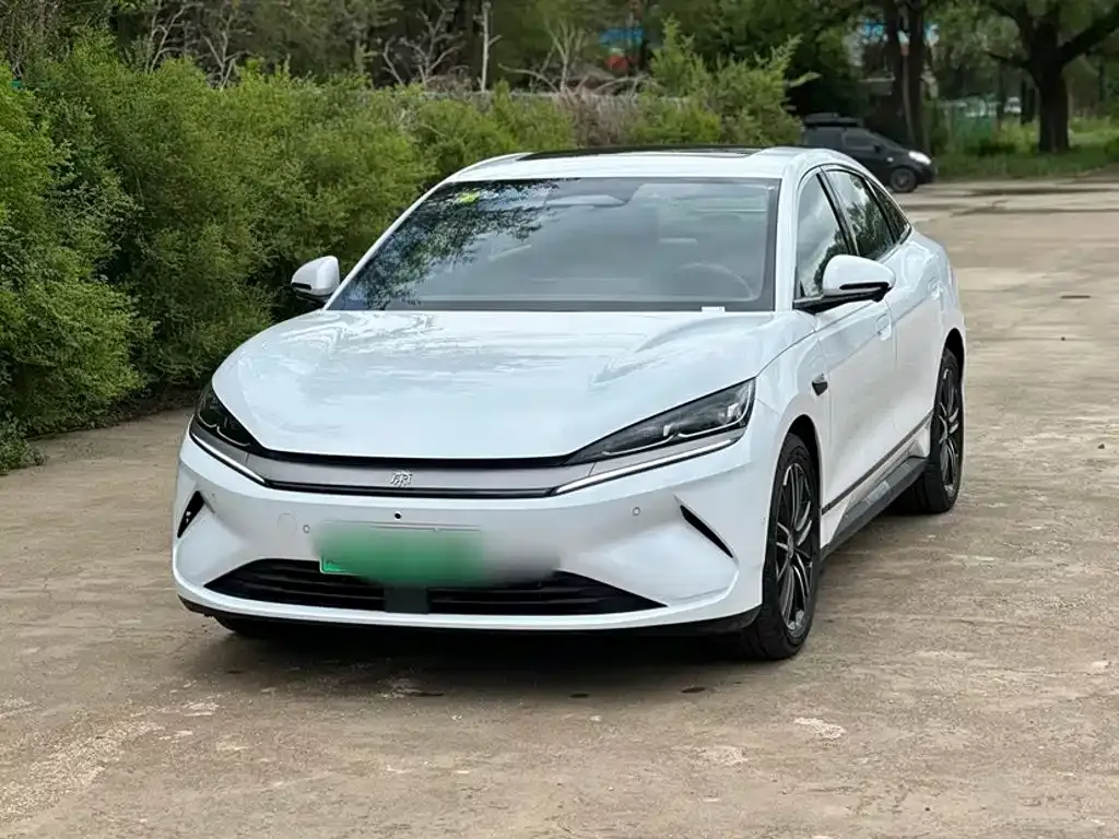 BYD Qin L — фото 1
