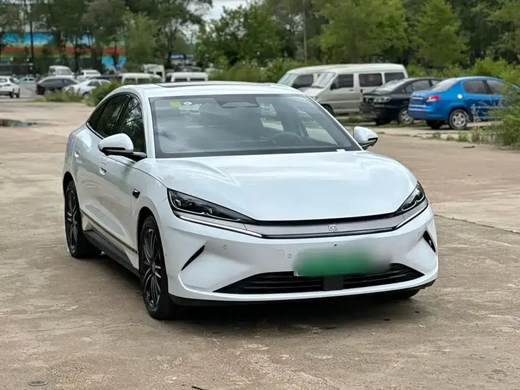 BYD Qin L — фото 10