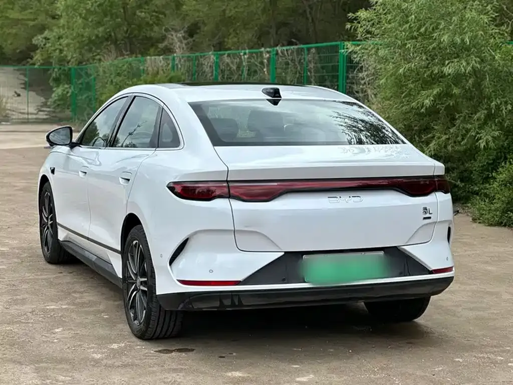 BYD Qin L — фото 9