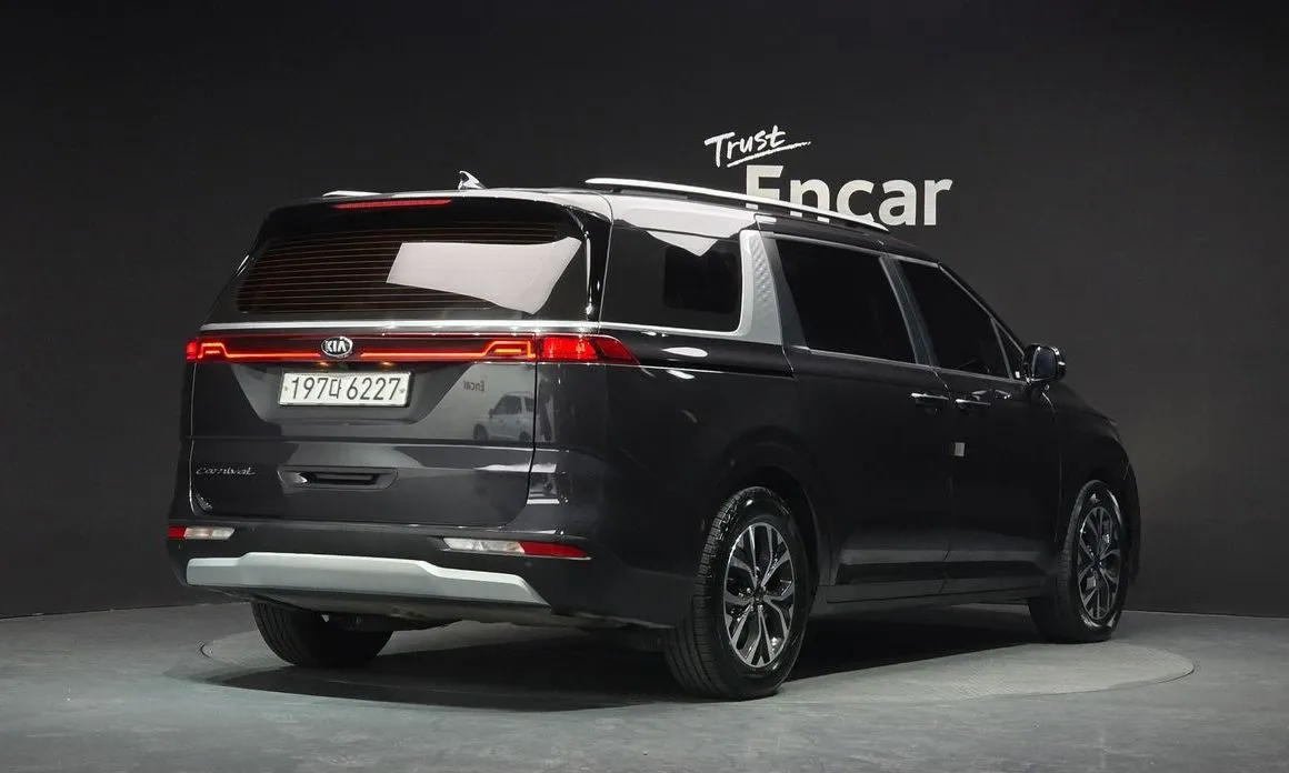Kia Carnival — фото 3