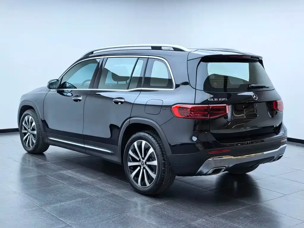 Mercedes-Benz GLB — фото 10