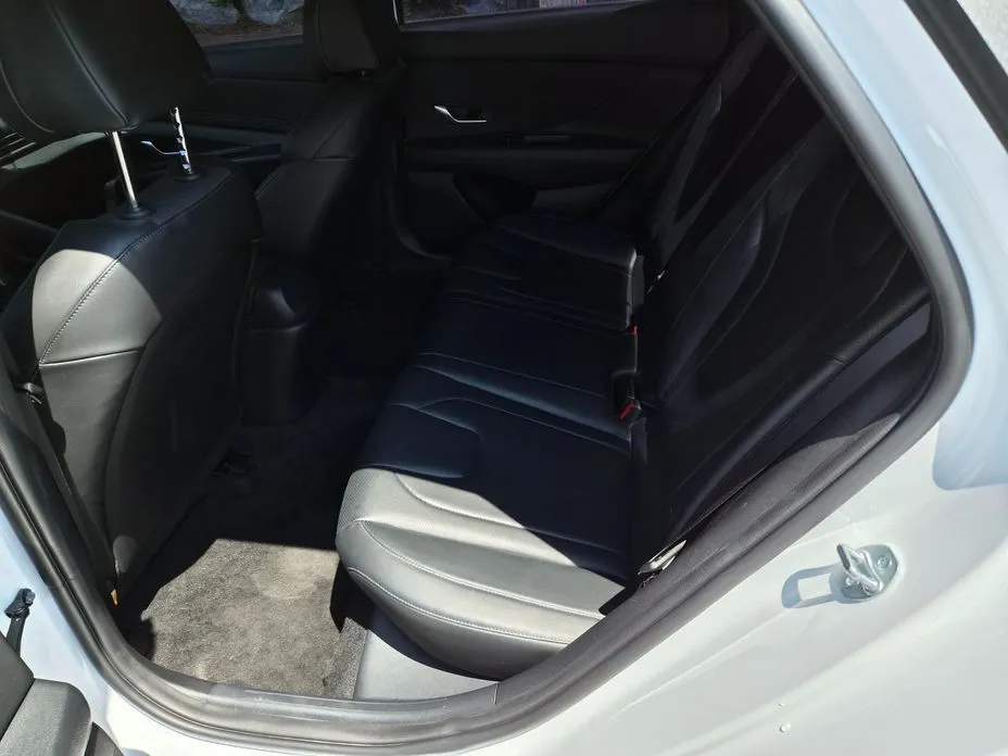 Hyundai AVANTE — фото 2