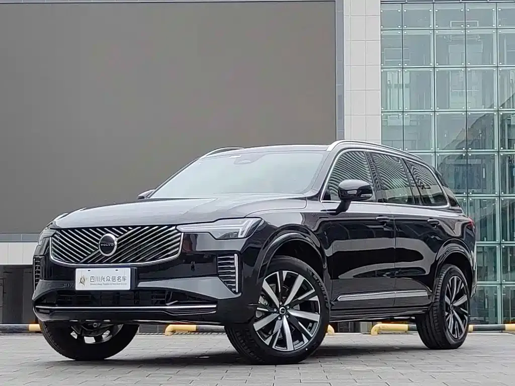 Volvo XC90 — фото 1