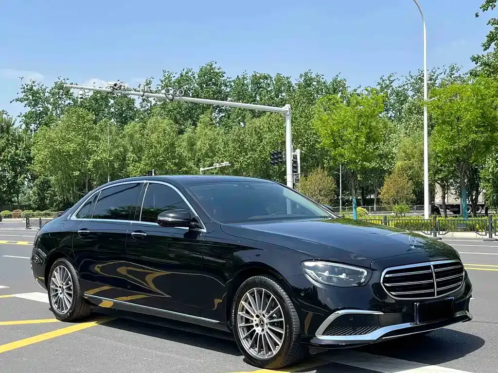 Mercedes-Benz E-Class — фото 10