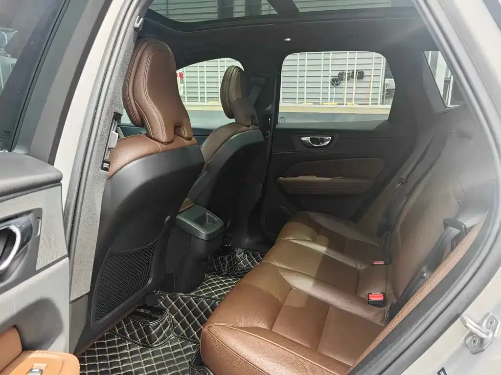 Volvo XC60 2021 из CN, фото 10