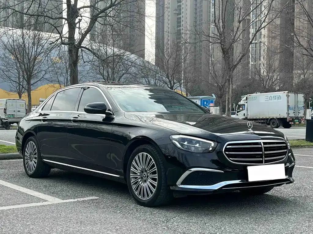 Mercedes-Benz E-Class — фото 10