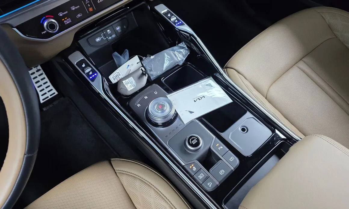 Kia Sorento — фото 8