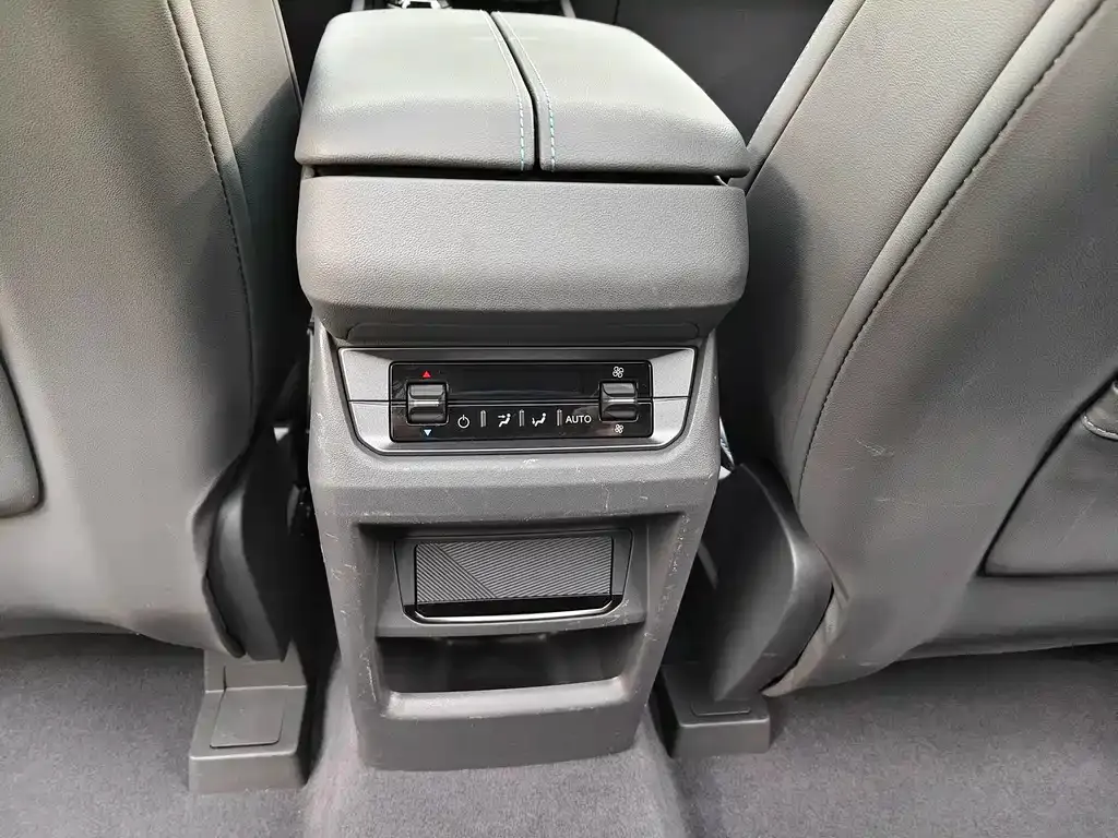 Ford Edge — фото 10