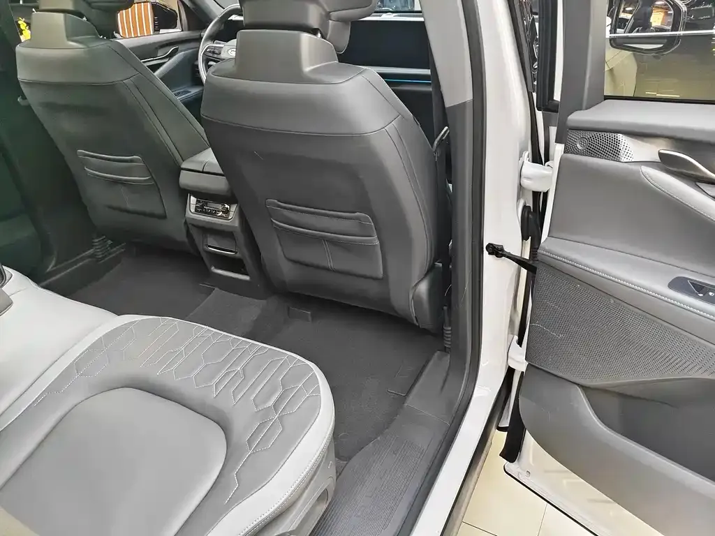 Ford Edge — фото 9