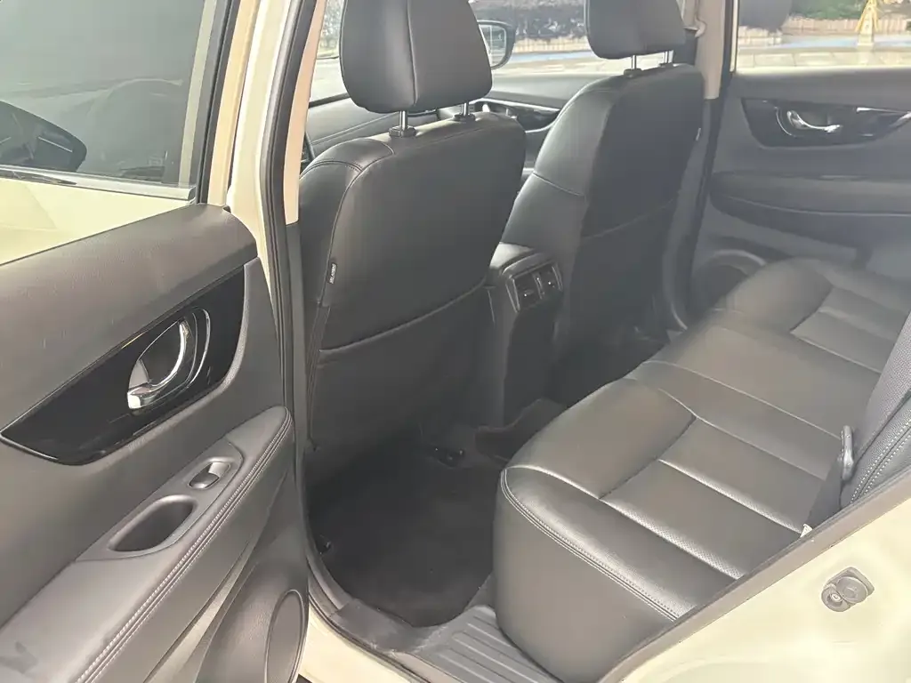 Nissan X-Trail 2021 из CN, фото 2