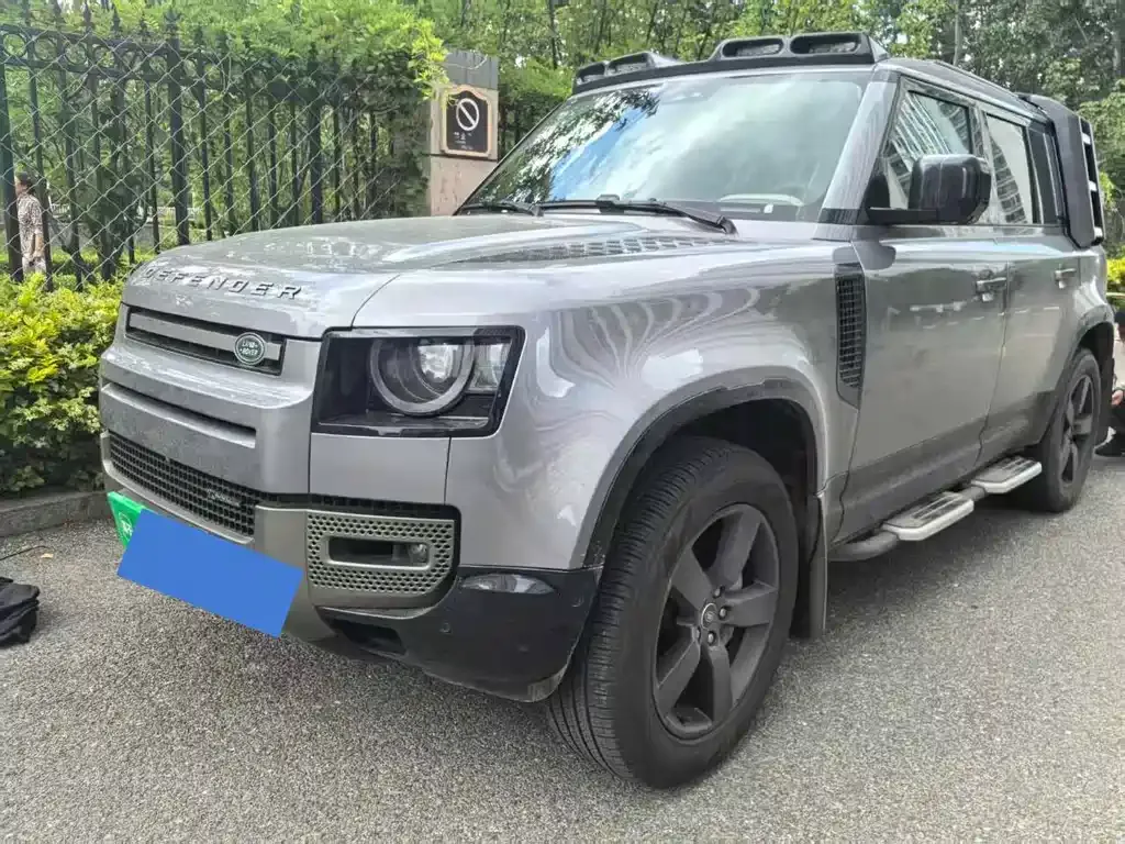 Land Rover Defender — фото 1