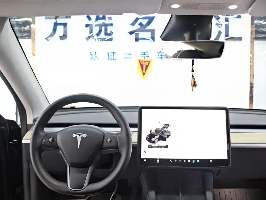 Tesla Model Y — фото 6