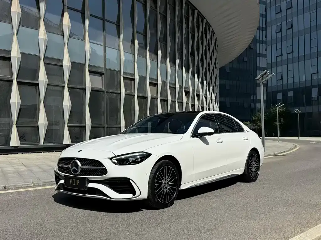 Mercedes-Benz C-Class — фото 1