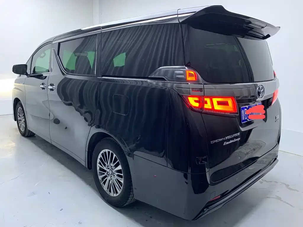 Toyota Vellfire — фото 5