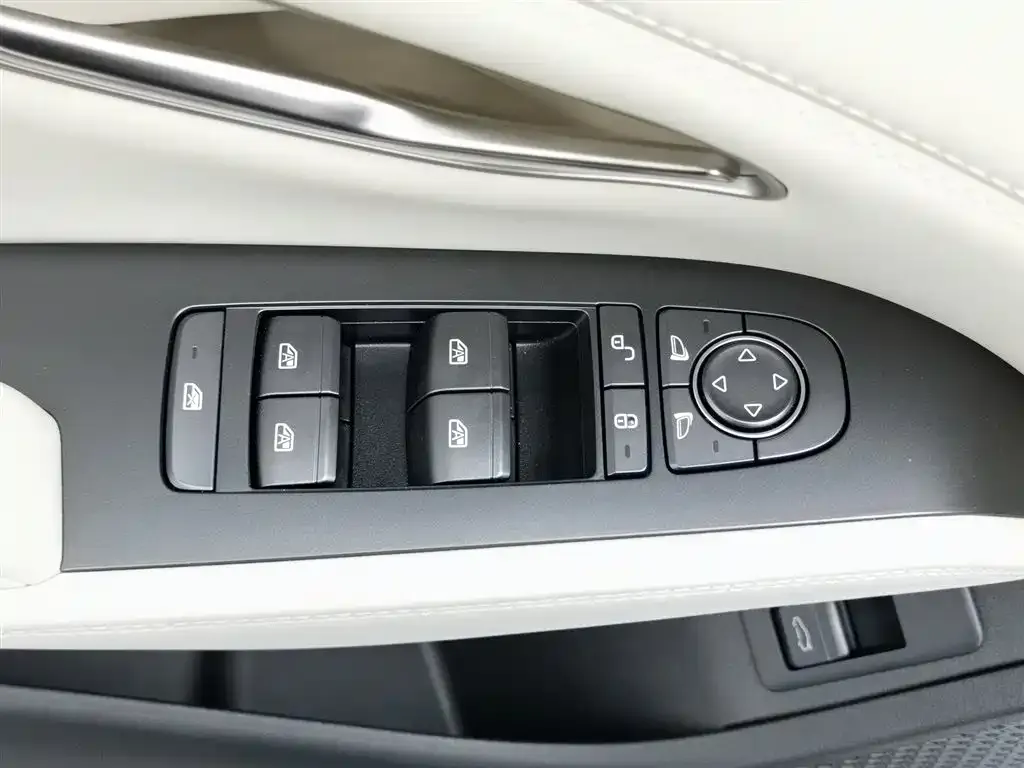 BYD Qin L — фото 4