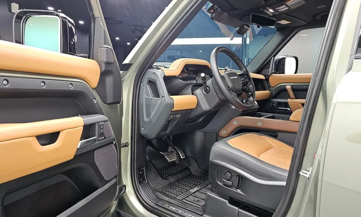 Land Rover Defender 2023 из KR, фото 8