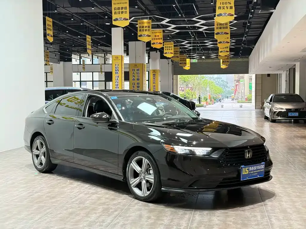 Honda Accord — фото 10