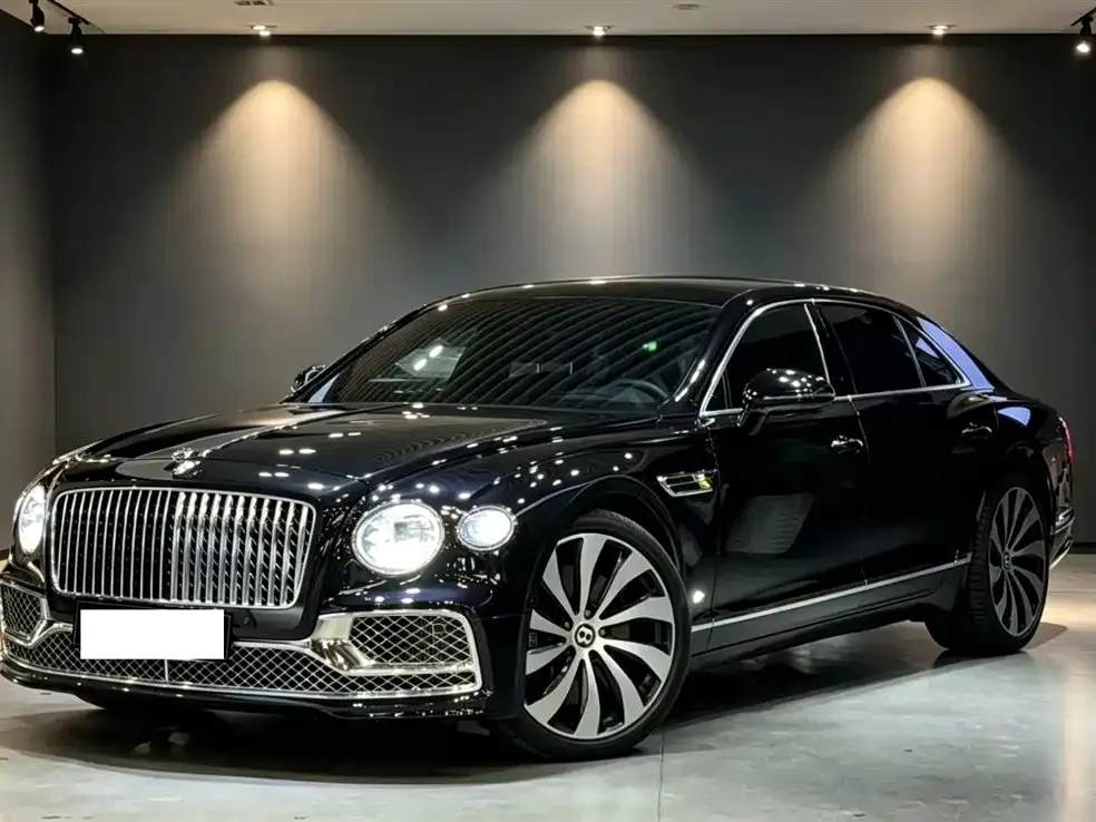 Bentley Flying Spur — фото 1