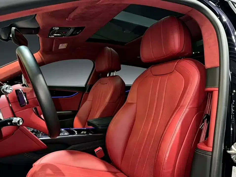 Bentley Flying Spur — фото 3