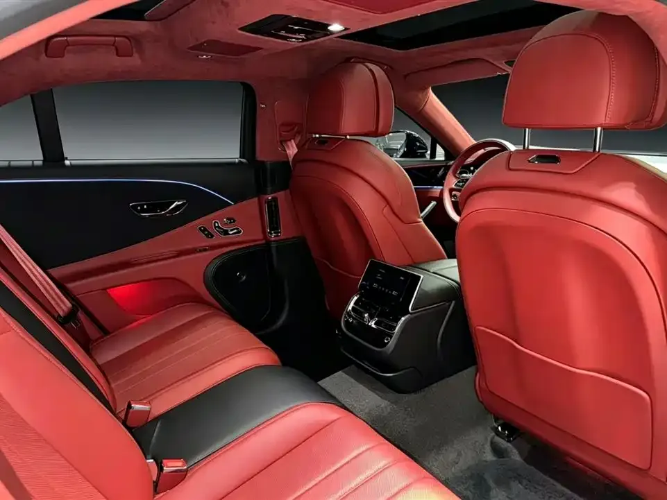 Bentley Flying Spur — фото 2