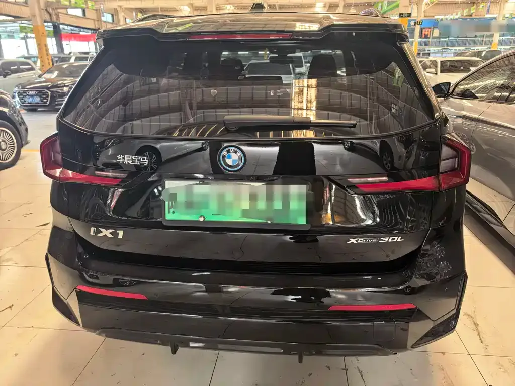 BMW iX1 2024 из CN, фото 9