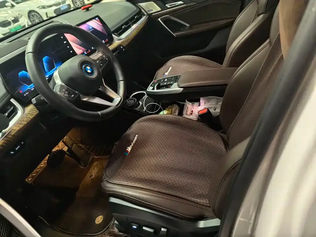 BMW iX1 2024 из CN, фото 5