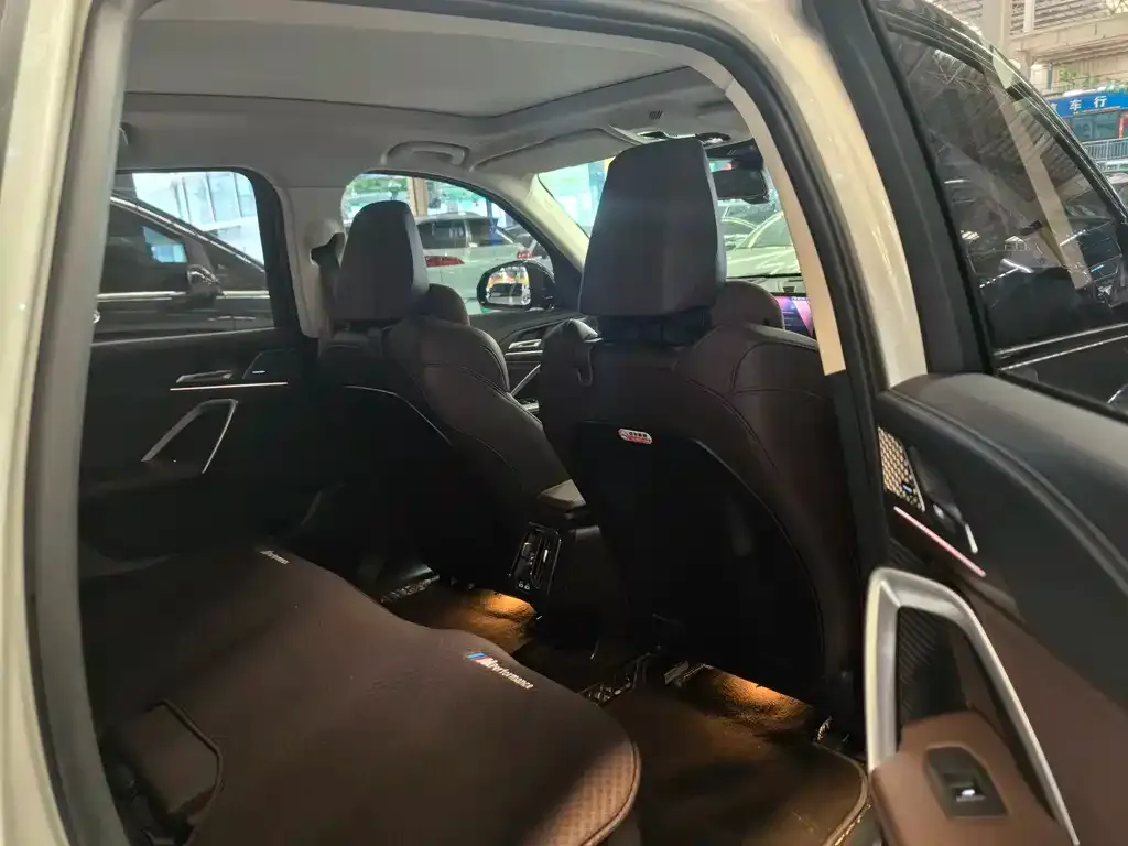 BMW iX1 2024 из CN, фото 4