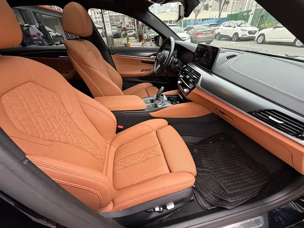 BMW 5 Series (Import) 2023 из CN, фото 8