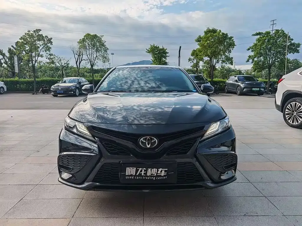 Toyota Camry — фото 8