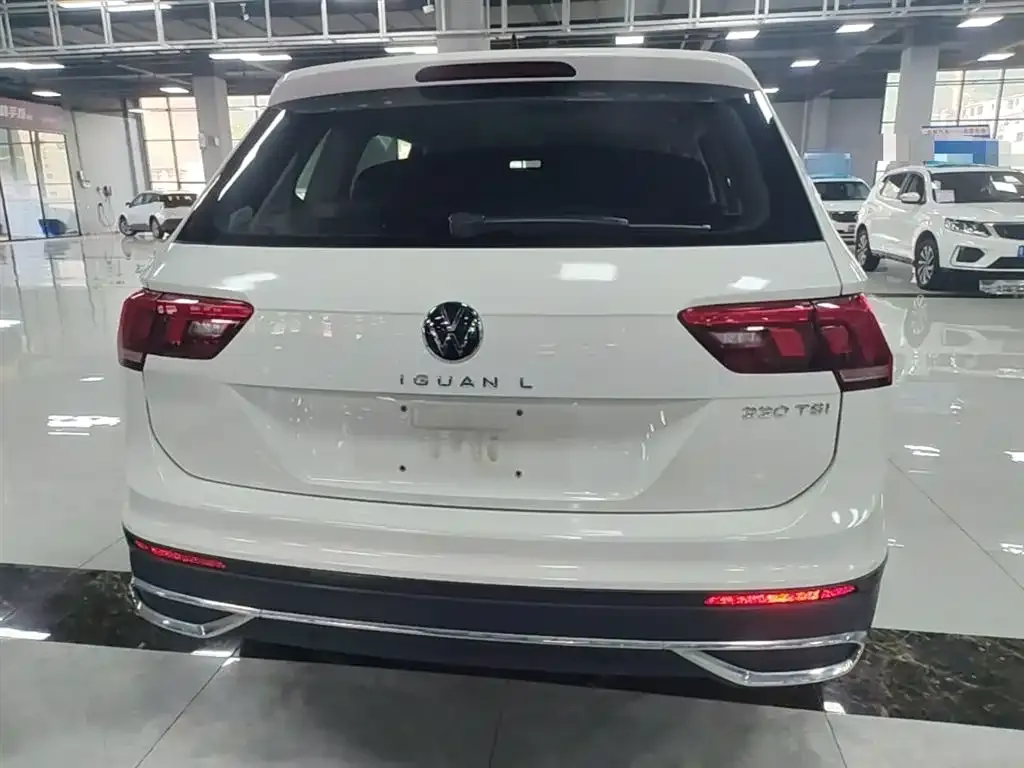 Volkswagen Tiguan L — фото 4