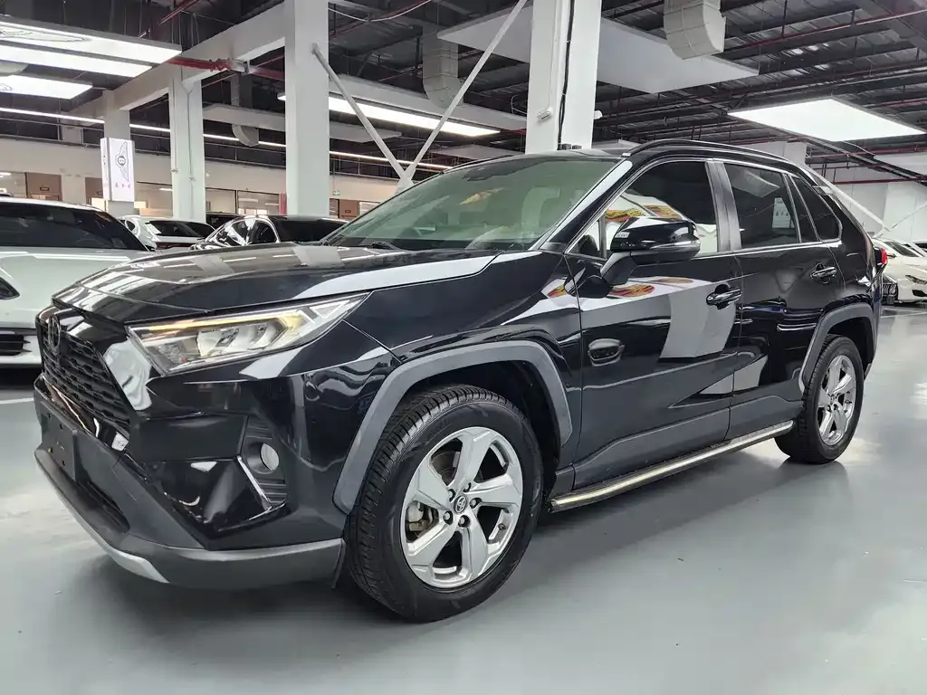 Toyota RAV4 — фото 3
